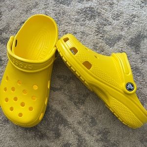 Crocs women’s size 5 men’s size 7